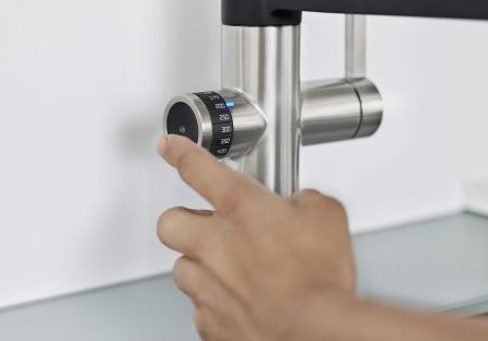 экономия горячей воды со смесителем с подогревом